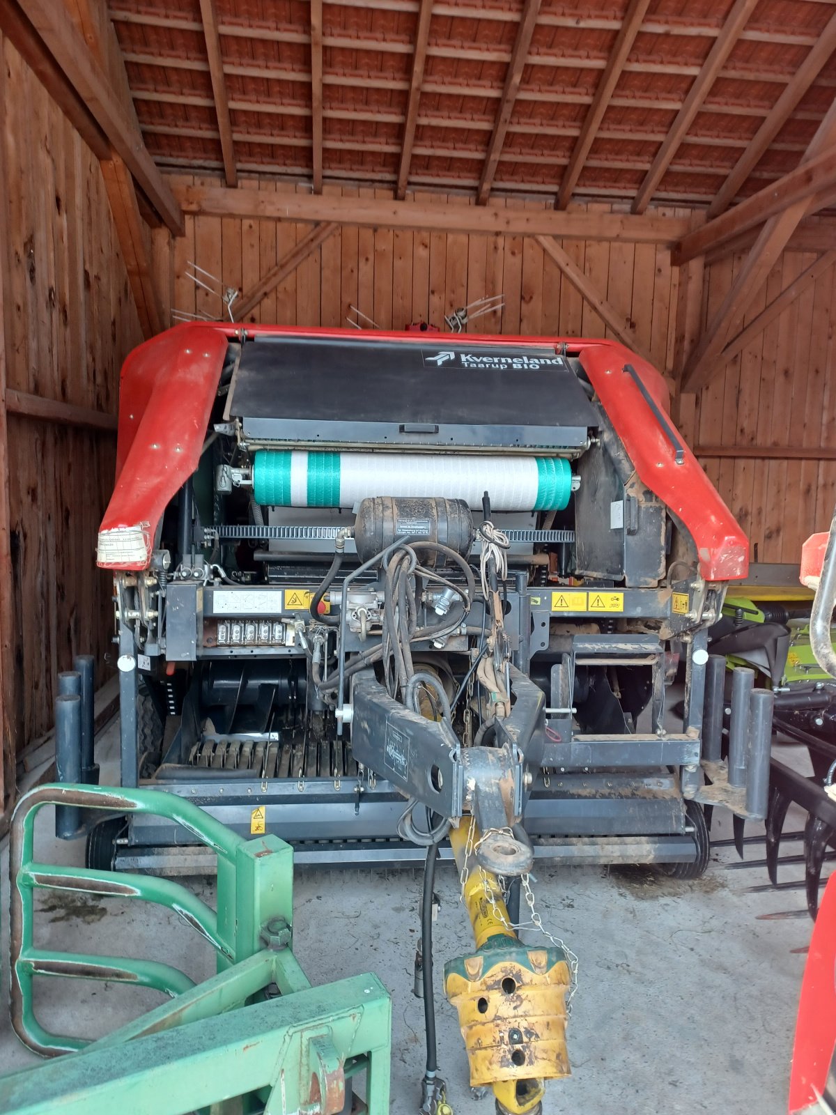 Rundballenpresse of the type Kuhn i Bio, Gebrauchtmaschine in Viechtach (Picture 1)