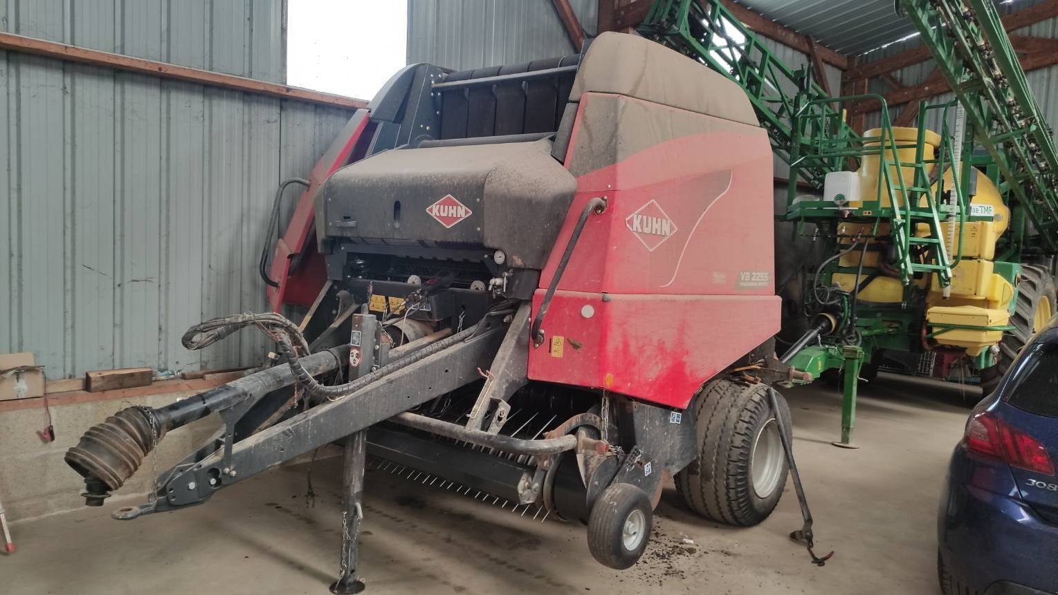 Rundballenpresse typu Kuhn Presse à balles rondes VB2255 Kuhn, Gebrauchtmaschine v Le Horps (Obrázek 1)