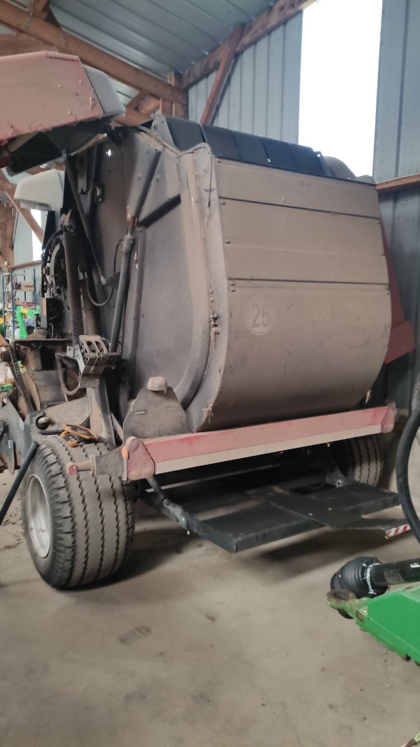 Rundballenpresse typu Kuhn Presse à balles rondes VB2255 Kuhn, Gebrauchtmaschine v Le Horps (Obrázek 3)