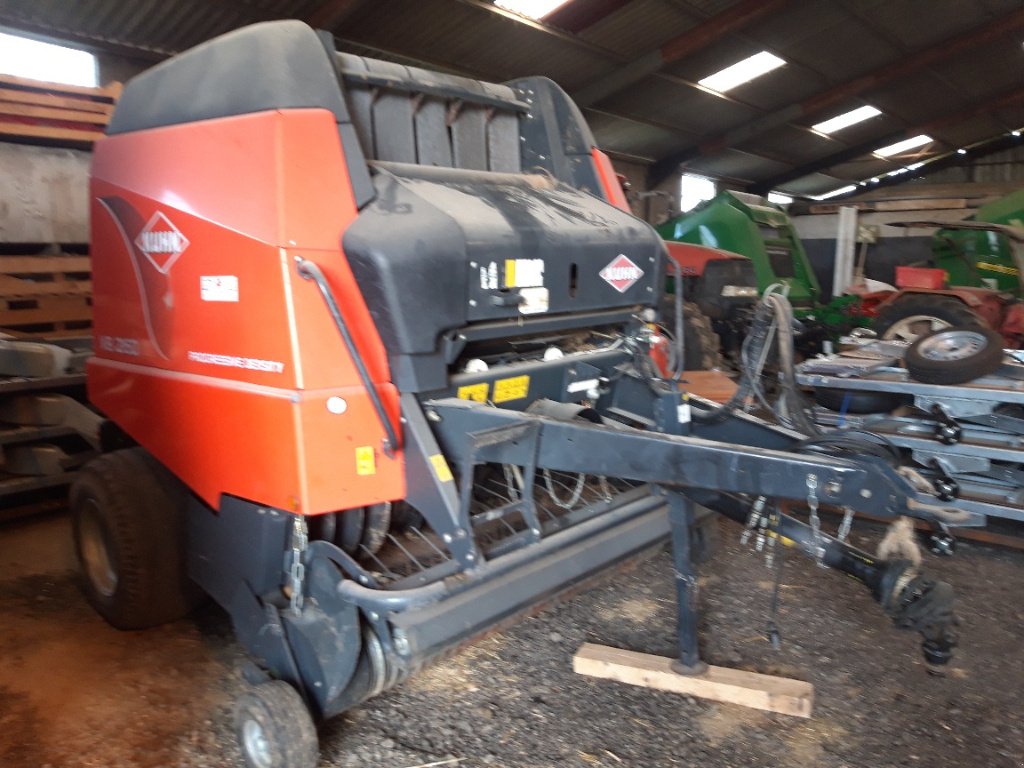 Rundballenpresse a típus Kuhn VB 2160 RC 14 FF, Gebrauchtmaschine ekkor: DIFFENBACH-LES-HELLIMER (Kép 2)