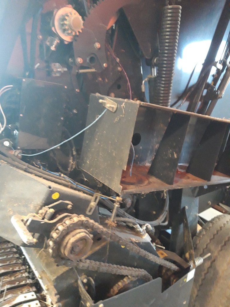 Rundballenpresse a típus Kuhn VB 2160 RC 14 FF, Gebrauchtmaschine ekkor: DIFFENBACH-LES-HELLIMER (Kép 4)