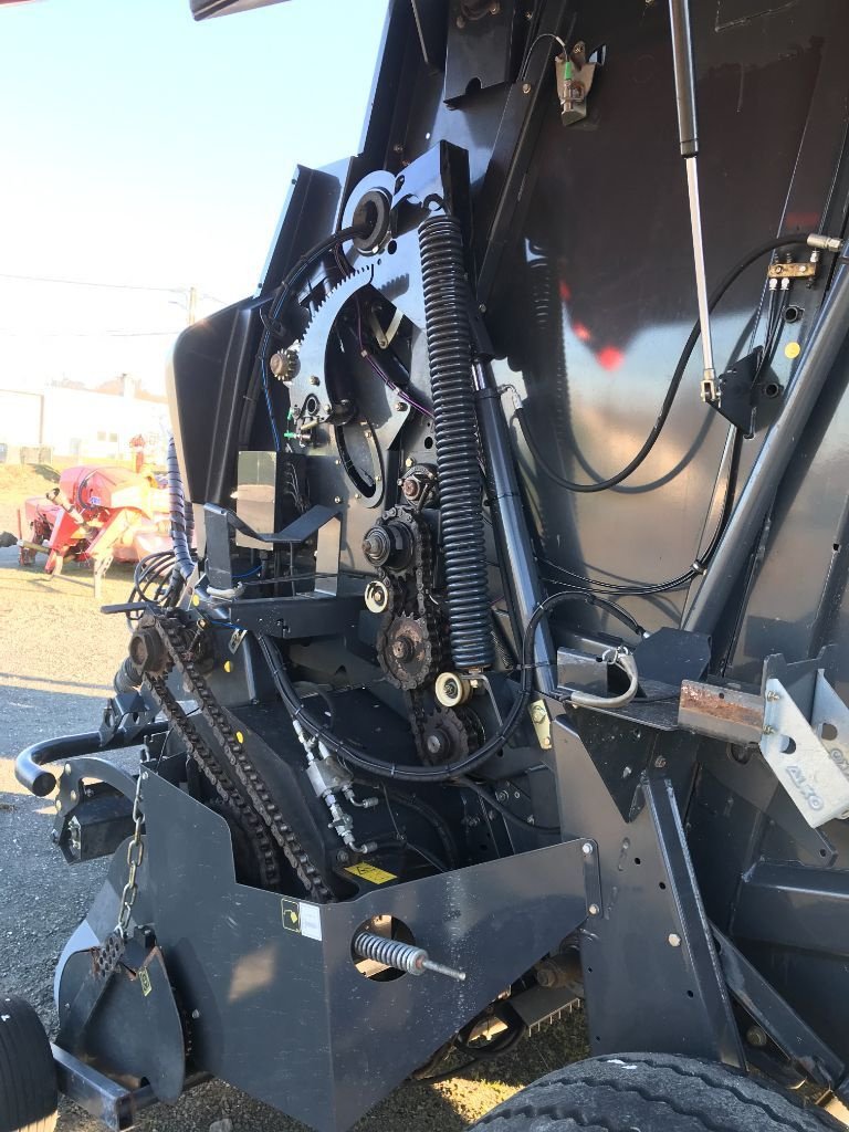Rundballenpresse типа Kuhn VB 2160, Gebrauchtmaschine в BELLAC (Фотография 9)