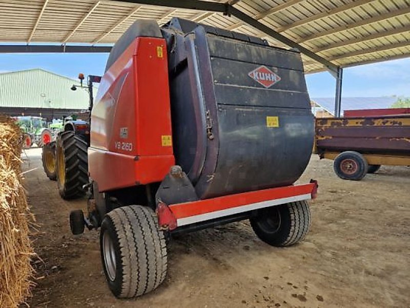 Rundballenpresse типа Kuhn VB 2160, Gebrauchtmaschine в PEYROLE (Фотография 4)