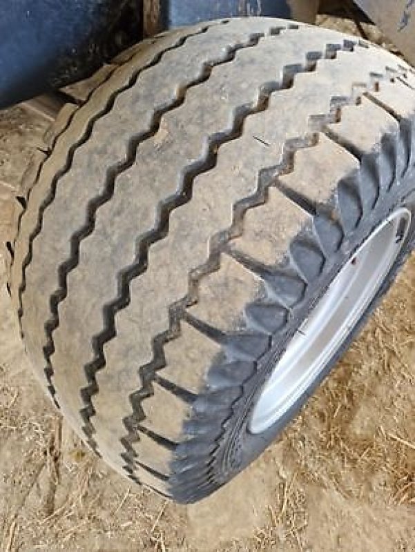 Rundballenpresse a típus Kuhn VB 2160, Gebrauchtmaschine ekkor: PEYROLE (Kép 10)