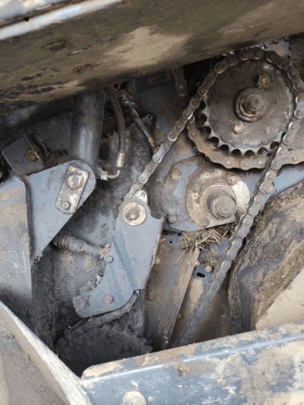 Rundballenpresse del tipo Kuhn VB 2190, Gebrauchtmaschine en COGNAC LA FORET (Imagen 6)