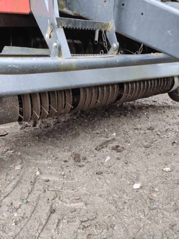 Rundballenpresse del tipo Kuhn VB 2190, Gebrauchtmaschine en COGNAC LA FORET (Imagen 2)