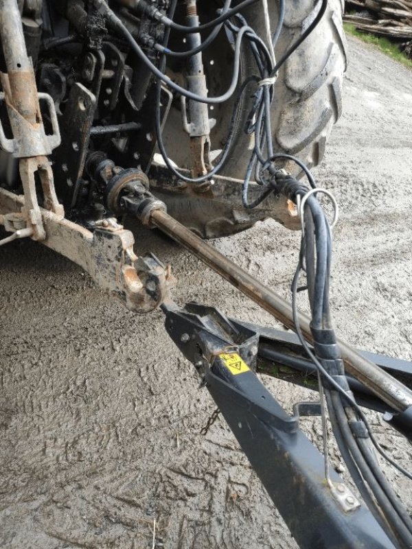 Rundballenpresse del tipo Kuhn VB 2190, Gebrauchtmaschine en COGNAC LA FORET (Imagen 5)