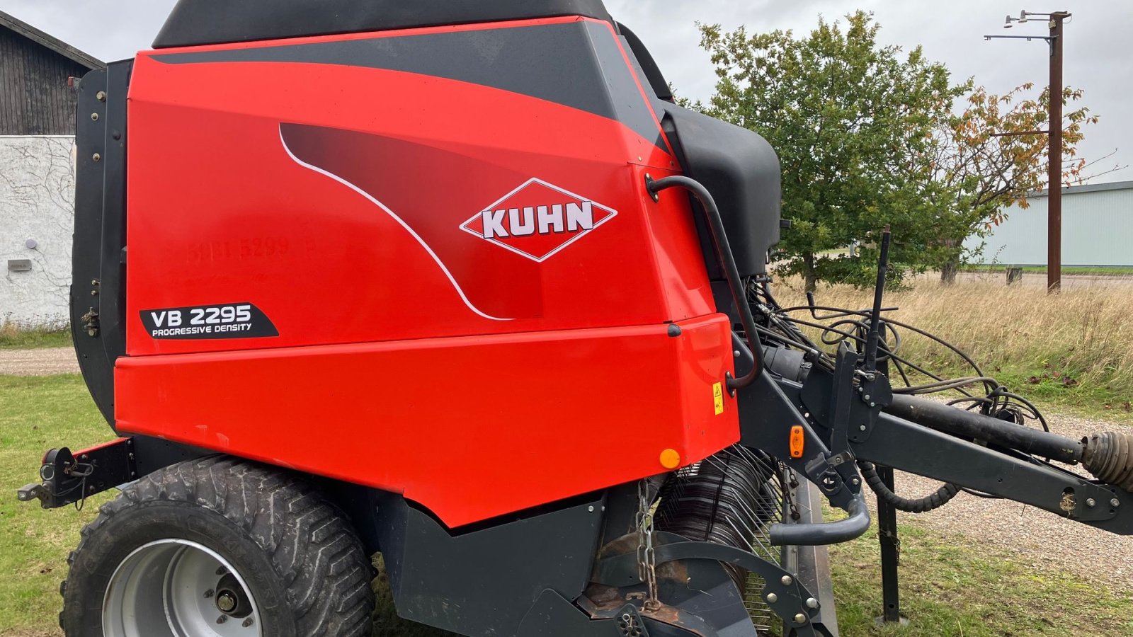 Rundballenpresse tip Kuhn VB 2295, Gebrauchtmaschine in Roskilde (Poză 2)