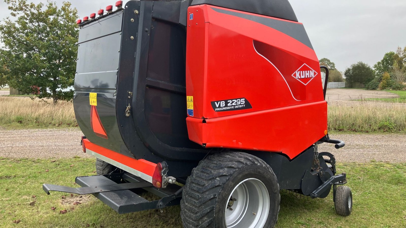 Rundballenpresse tip Kuhn VB 2295, Gebrauchtmaschine in Roskilde (Poză 4)