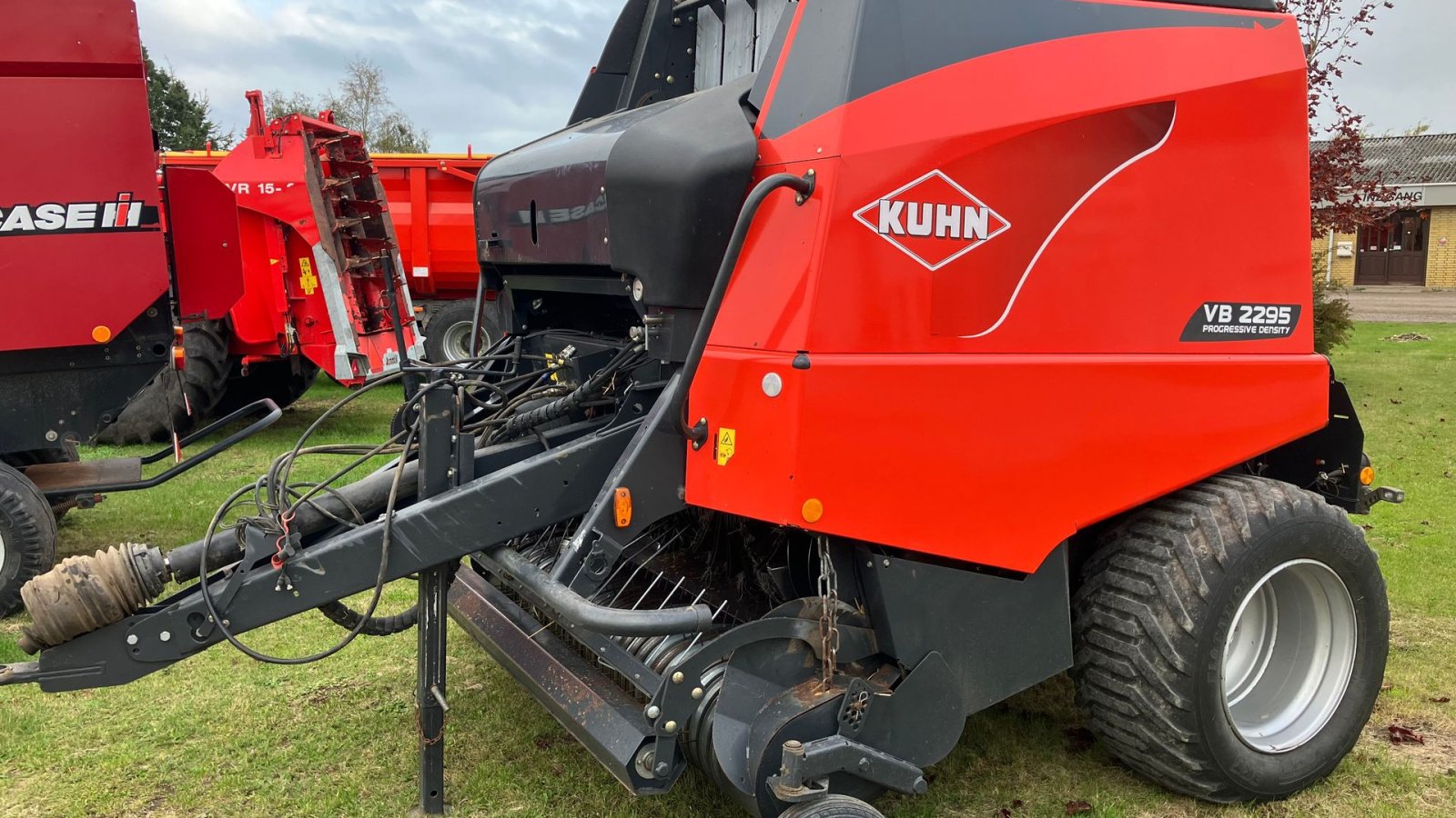 Rundballenpresse tip Kuhn VB 2295, Gebrauchtmaschine in Roskilde (Poză 1)