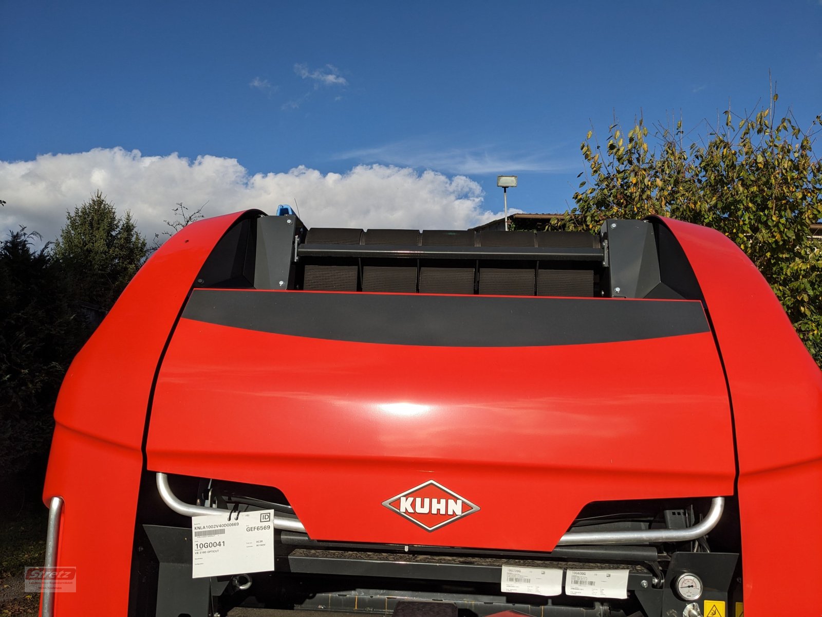 Rundballenpresse of the type Kuhn VB 3160 OC 14, Neumaschine in Kirchlauter (Picture 3)