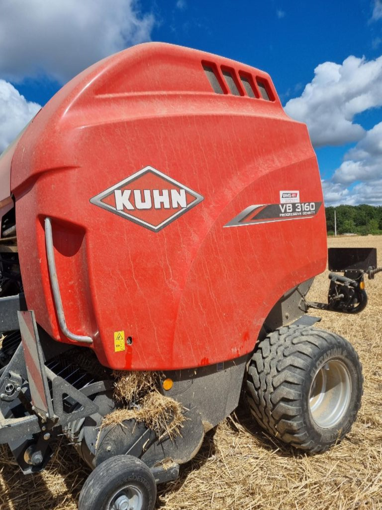 Rundballenpresse типа Kuhn VB 3160, Gebrauchtmaschine в Savigny sur Braye (Фотография 1)