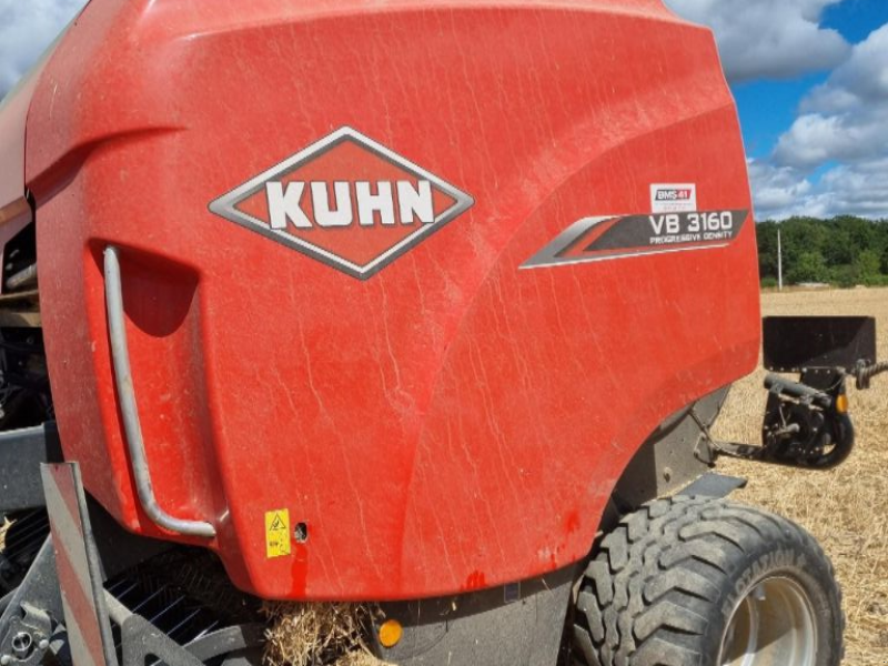 Rundballenpresse des Typs Kuhn VB 3160, Gebrauchtmaschine in Savigny sur Braye (Bild 1)