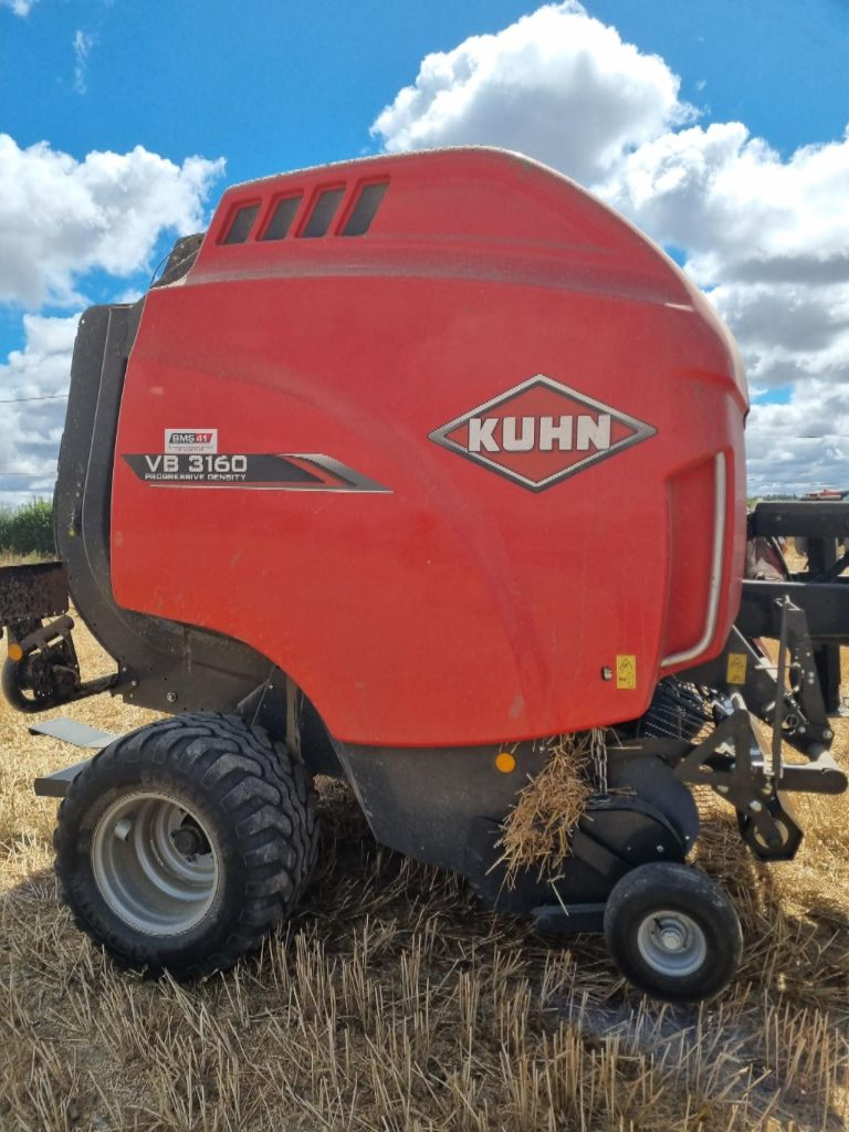Rundballenpresse типа Kuhn VB 3160, Gebrauchtmaschine в Savigny sur Braye (Фотография 2)