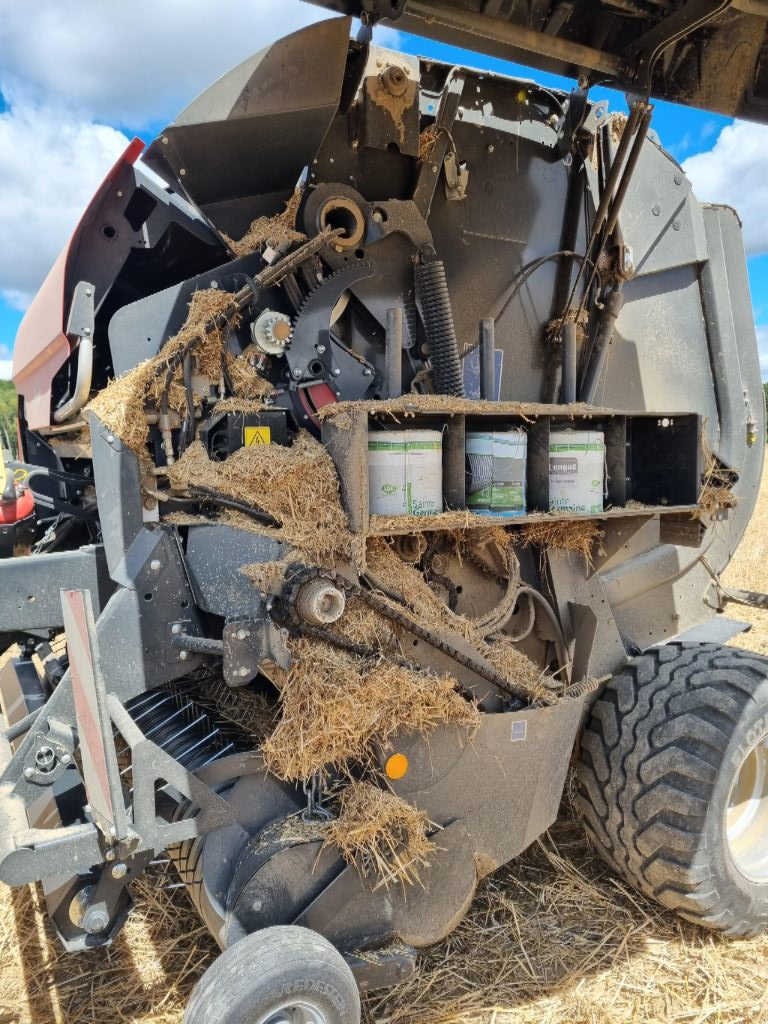 Rundballenpresse типа Kuhn VB 3160, Gebrauchtmaschine в Savigny sur Braye (Фотография 3)