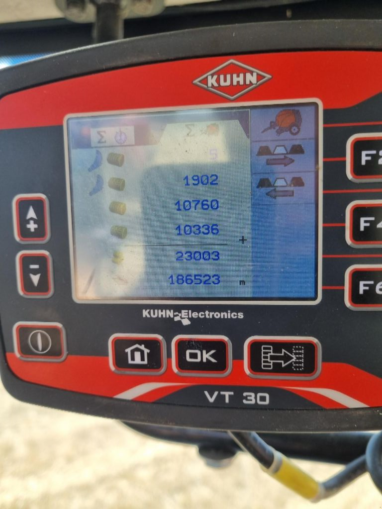 Rundballenpresse типа Kuhn VB 3160, Gebrauchtmaschine в Savigny sur Braye (Фотография 4)
