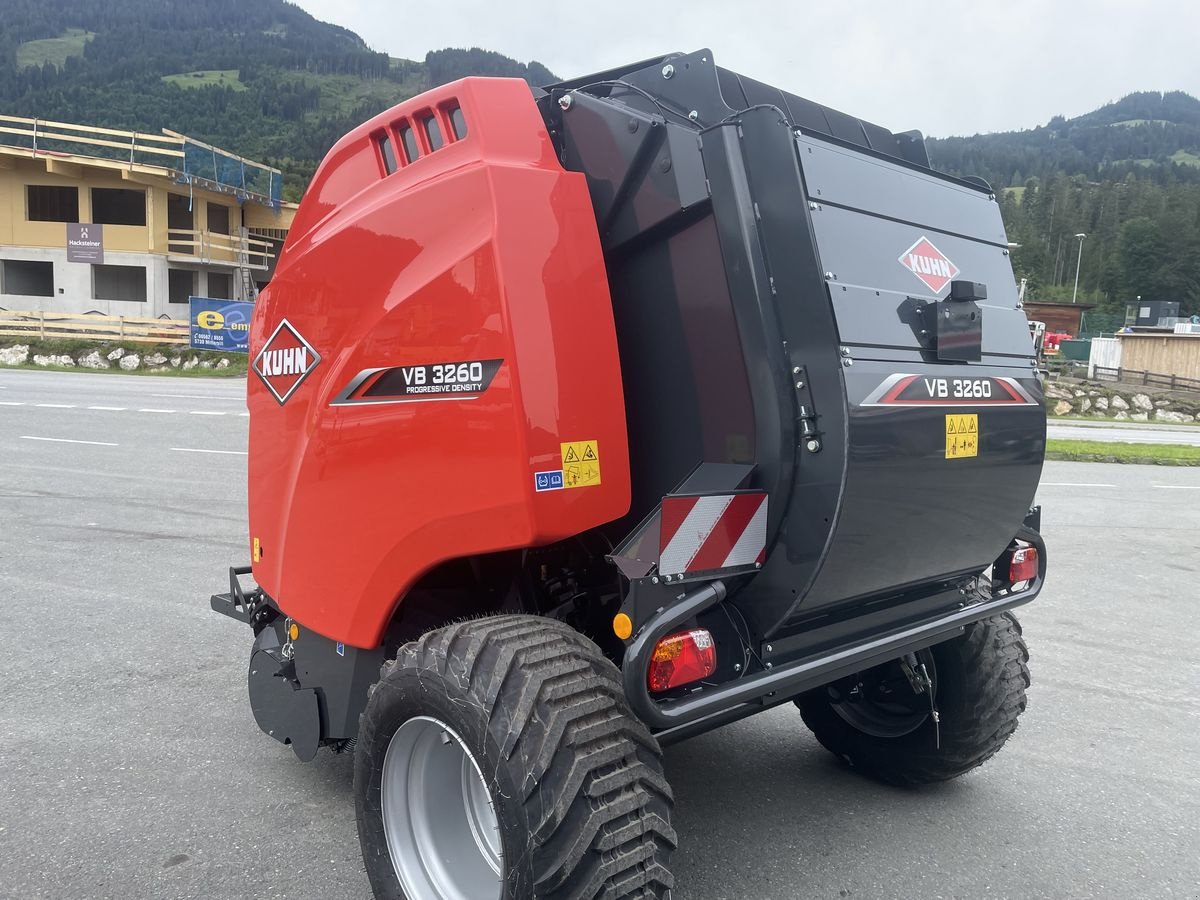 Rundballenpresse van het type Kuhn VB 3260, Neumaschine in Reith bei Kitzbühel (Foto 3)