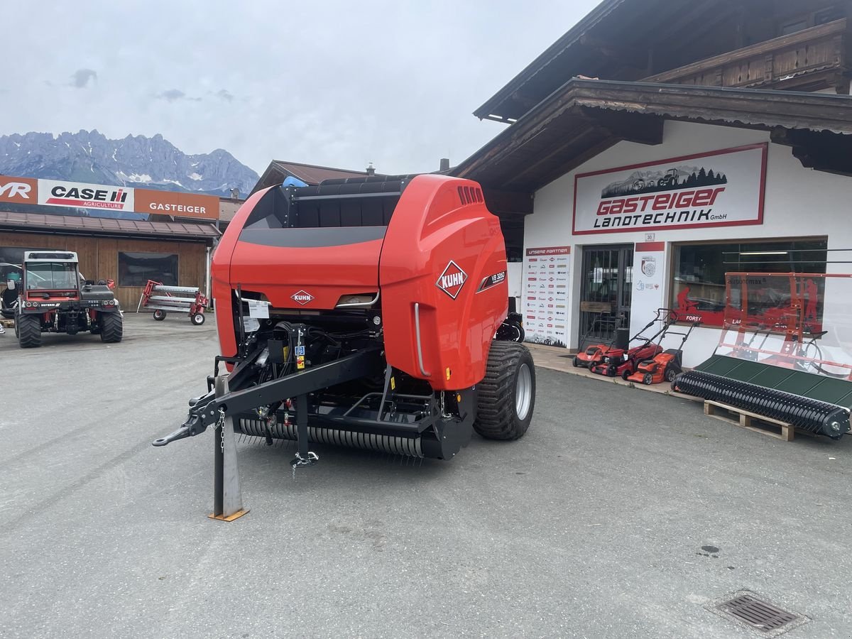 Rundballenpresse van het type Kuhn VB 3260, Neumaschine in Reith bei Kitzbühel (Foto 1)