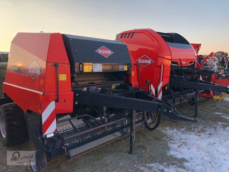 Rundballenpresse tipa Kuhn VB 3260, Neumaschine u Regen (Slika 2)