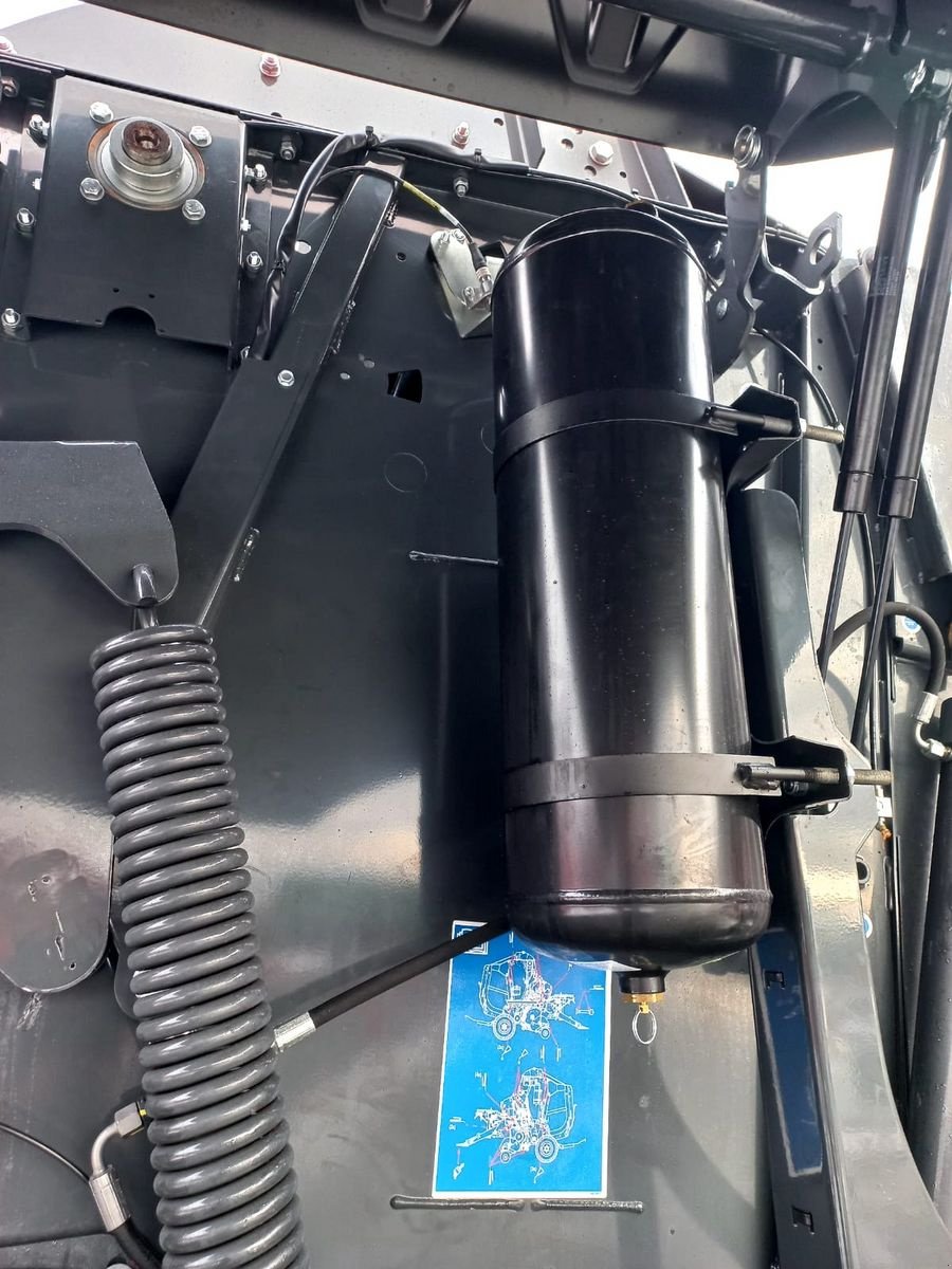 Rundballenpresse a típus Kuhn VB 3290, Neumaschine ekkor: Göpfritz (Kép 8)