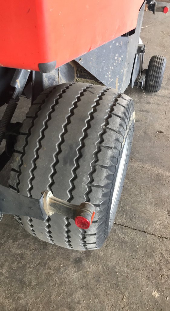 Rundballenpresse of the type Kuhn Vb2160, Gebrauchtmaschine in Val Mont (Picture 8)