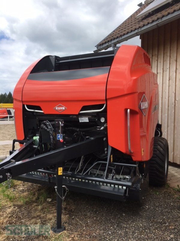 Rundballenpresse of the type Kuhn VB3160 OC, Neumaschine in St. Märgen (Picture 2)