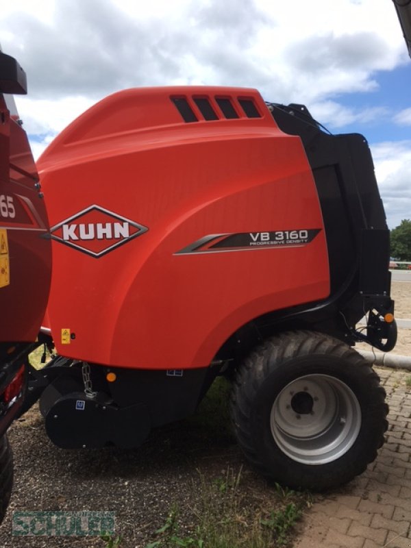 Rundballenpresse of the type Kuhn VB3160 OC, Neumaschine in St. Märgen (Picture 3)