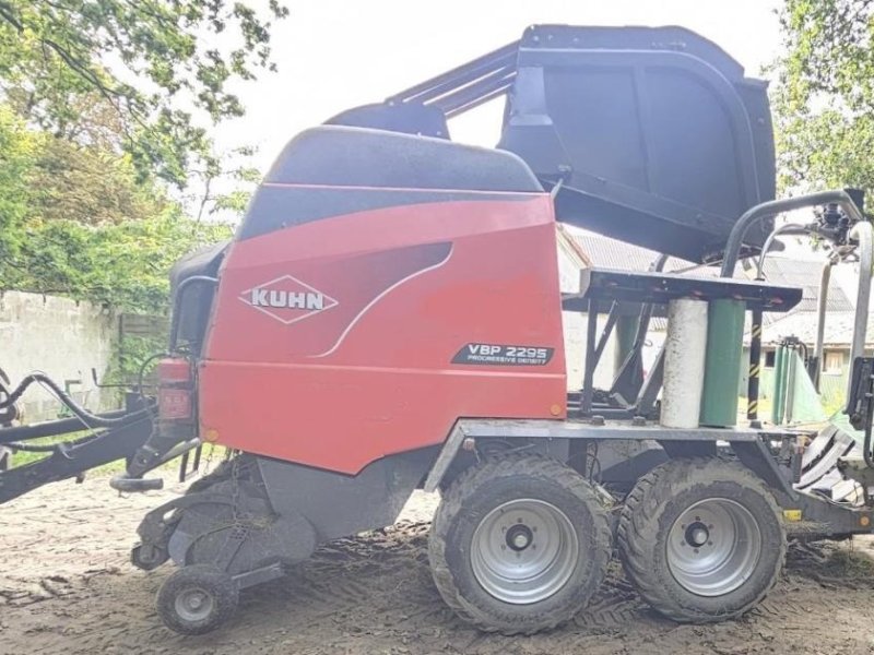 Rundballenpresse del tipo Kuhn VBP 2295, Gebrauchtmaschine In Herning