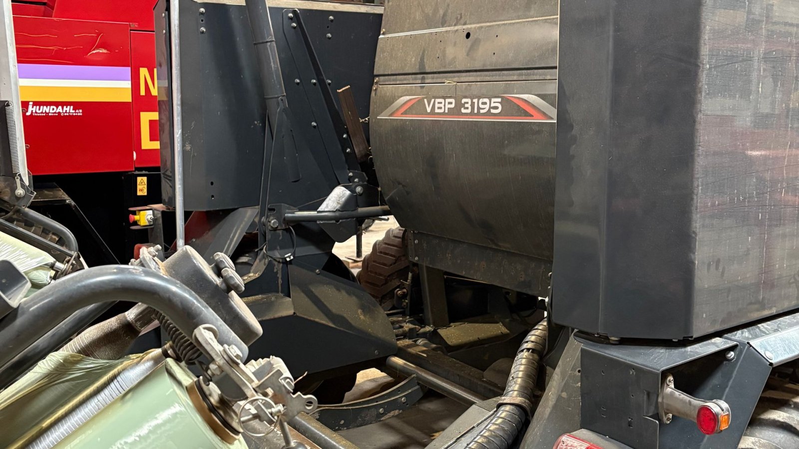 Rundballenpresse типа Kuhn VBP 3195  3D indpakker, Gebrauchtmaschine в Løgstør (Фотография 18)