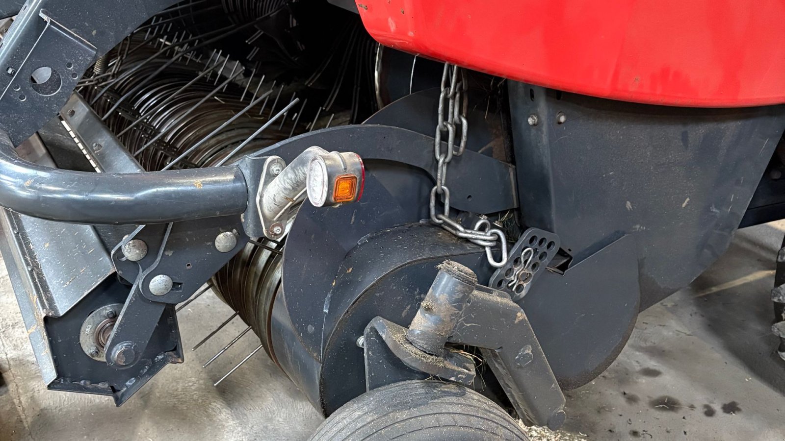 Rundballenpresse типа Kuhn VBP 3195  3D indpakker, Gebrauchtmaschine в Løgstør (Фотография 12)