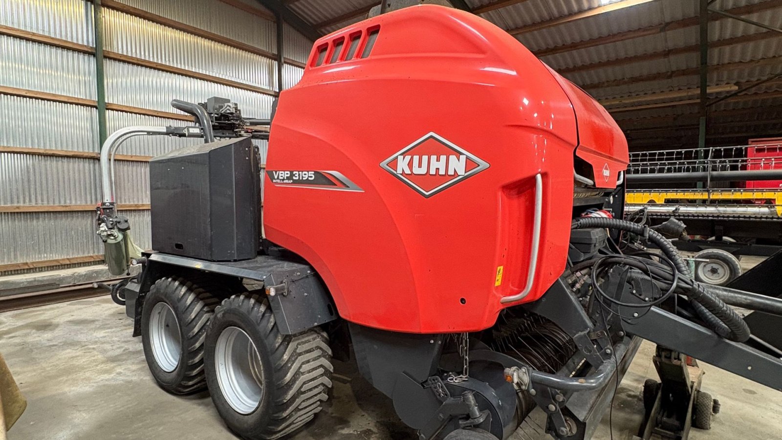 Rundballenpresse типа Kuhn VBP 3195  3D indpakker, Gebrauchtmaschine в Løgstør (Фотография 8)