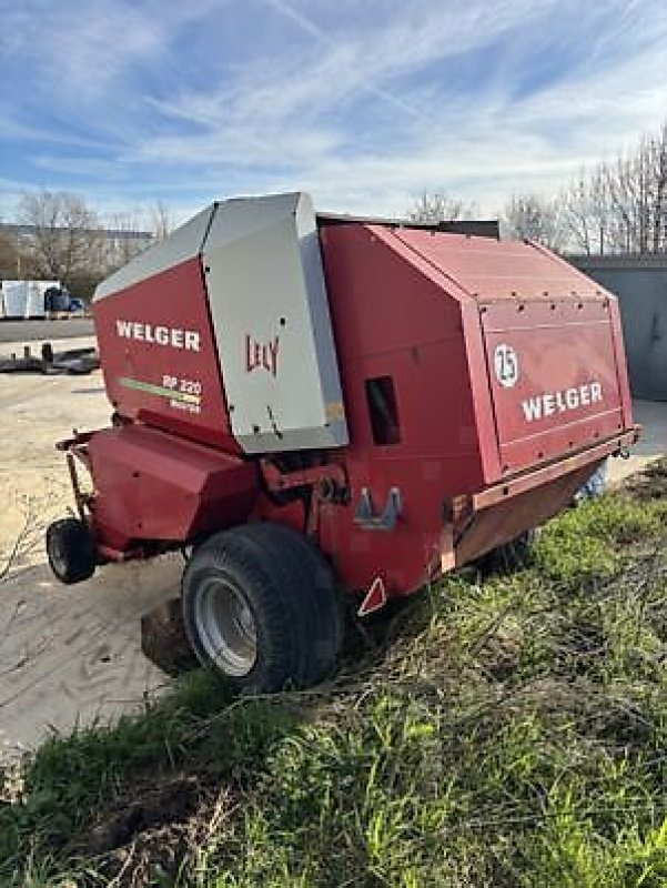 Rundballenpresse des Typs Lely RP 220 MASTER, Gebrauchtmaschine in Carcassonne (Bild 5)
