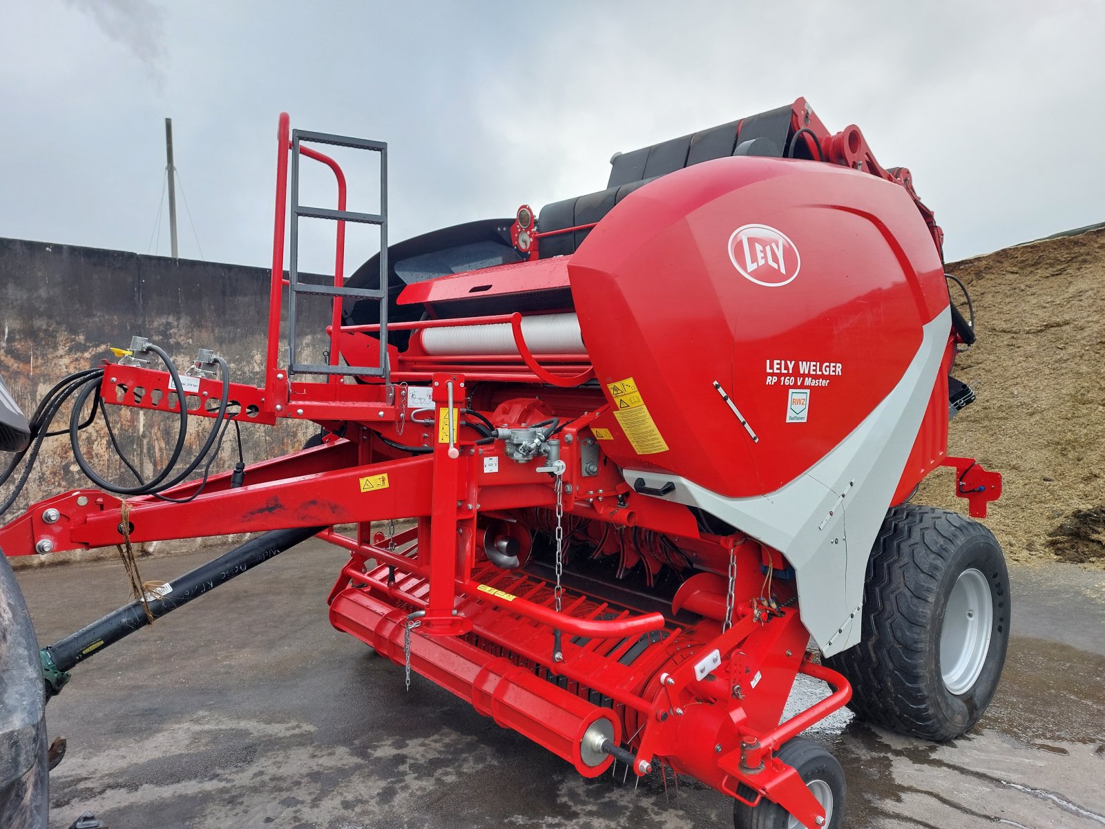 Rundballenpresse des Typs Lely RP 445 Master, Gebrauchtmaschine in Wallhalben (Bild 1)