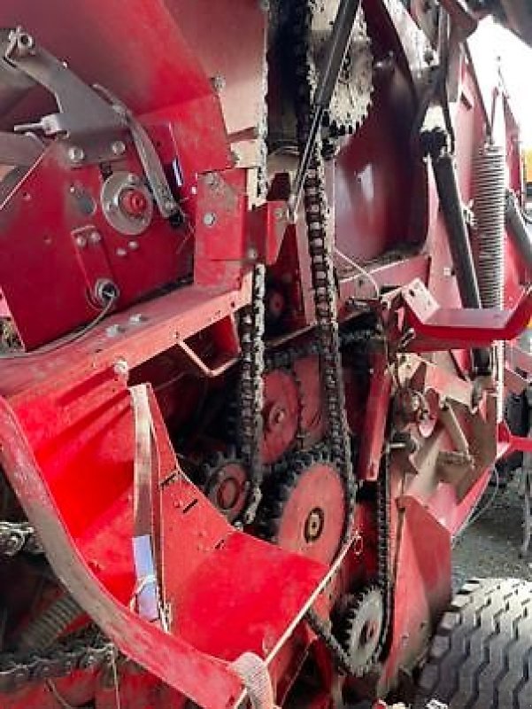 Rundballenpresse des Typs Lely RP160 V, Gebrauchtmaschine in MARLENHEIM (Bild 4)