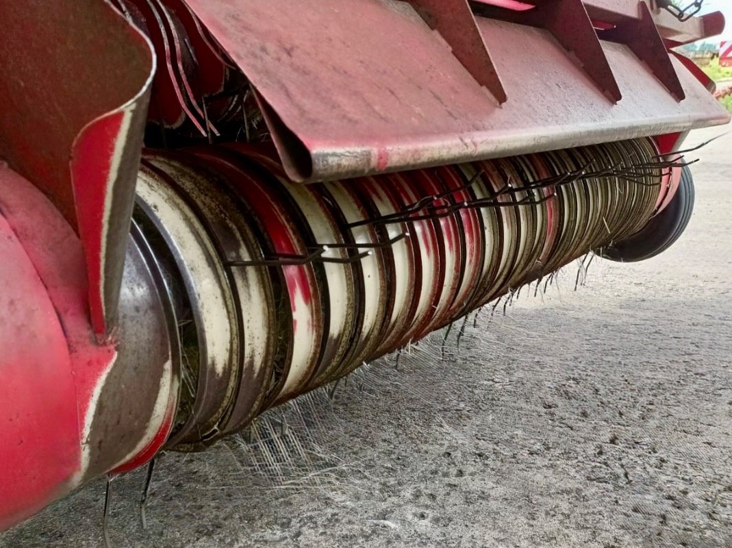 Rundballenpresse van het type Lely Welger RP 220 Farmer, Gebrauchtmaschine in Liebenwalde (Foto 4)