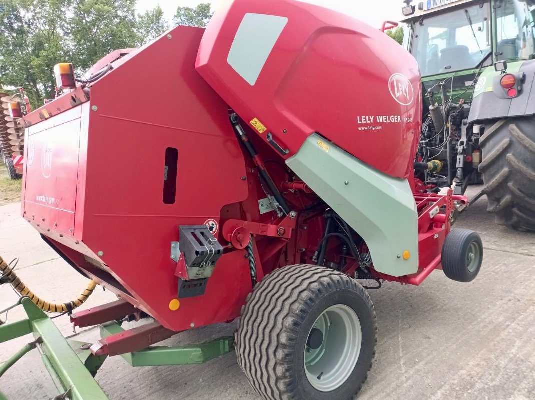 Rundballenpresse of the type Lely Welger RP245 + Elho 1820 Inliner, Gebrauchtmaschine in Liebenwalde (Picture 7)