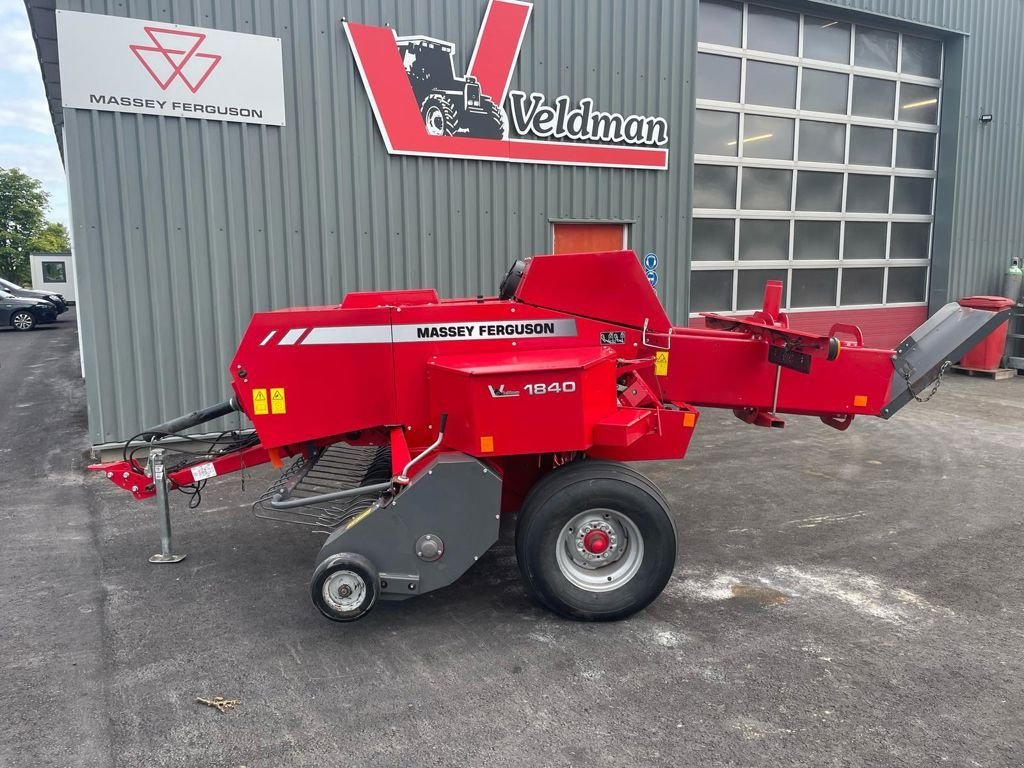 Rundballenpresse Türe ait Massey Ferguson 1840, Gebrauchtmaschine içinde MARIENHEEM (resim 1)