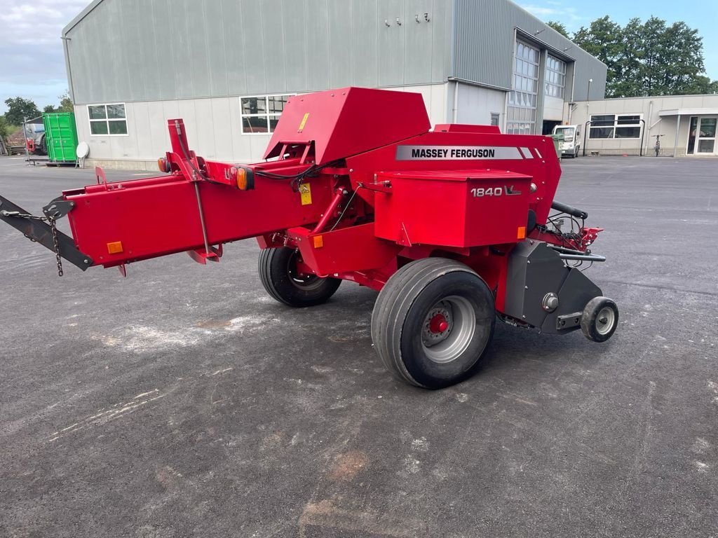 Rundballenpresse Türe ait Massey Ferguson 1840, Gebrauchtmaschine içinde MARIENHEEM (resim 3)