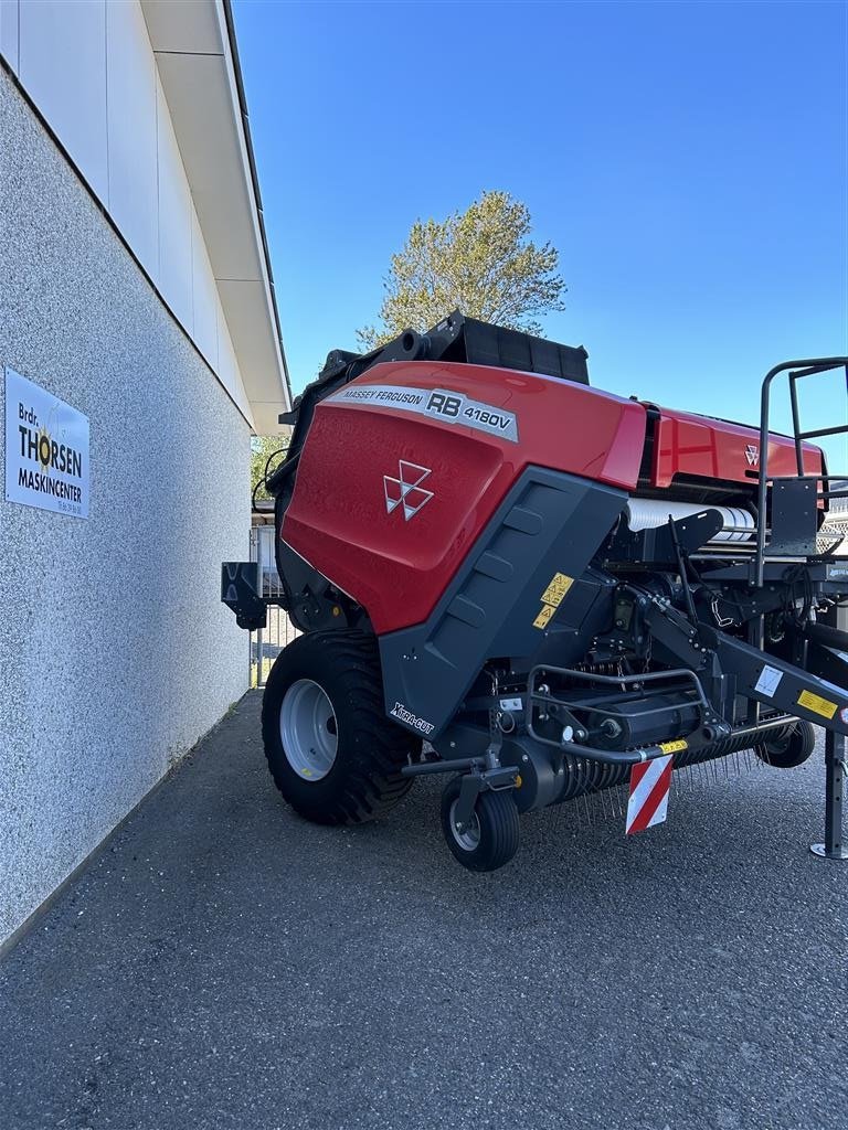 Rundballenpresse typu Massey Ferguson 4180 V Xtra Snitter med 13 knive, Gebrauchtmaschine v Støvring (Obrázek 2)