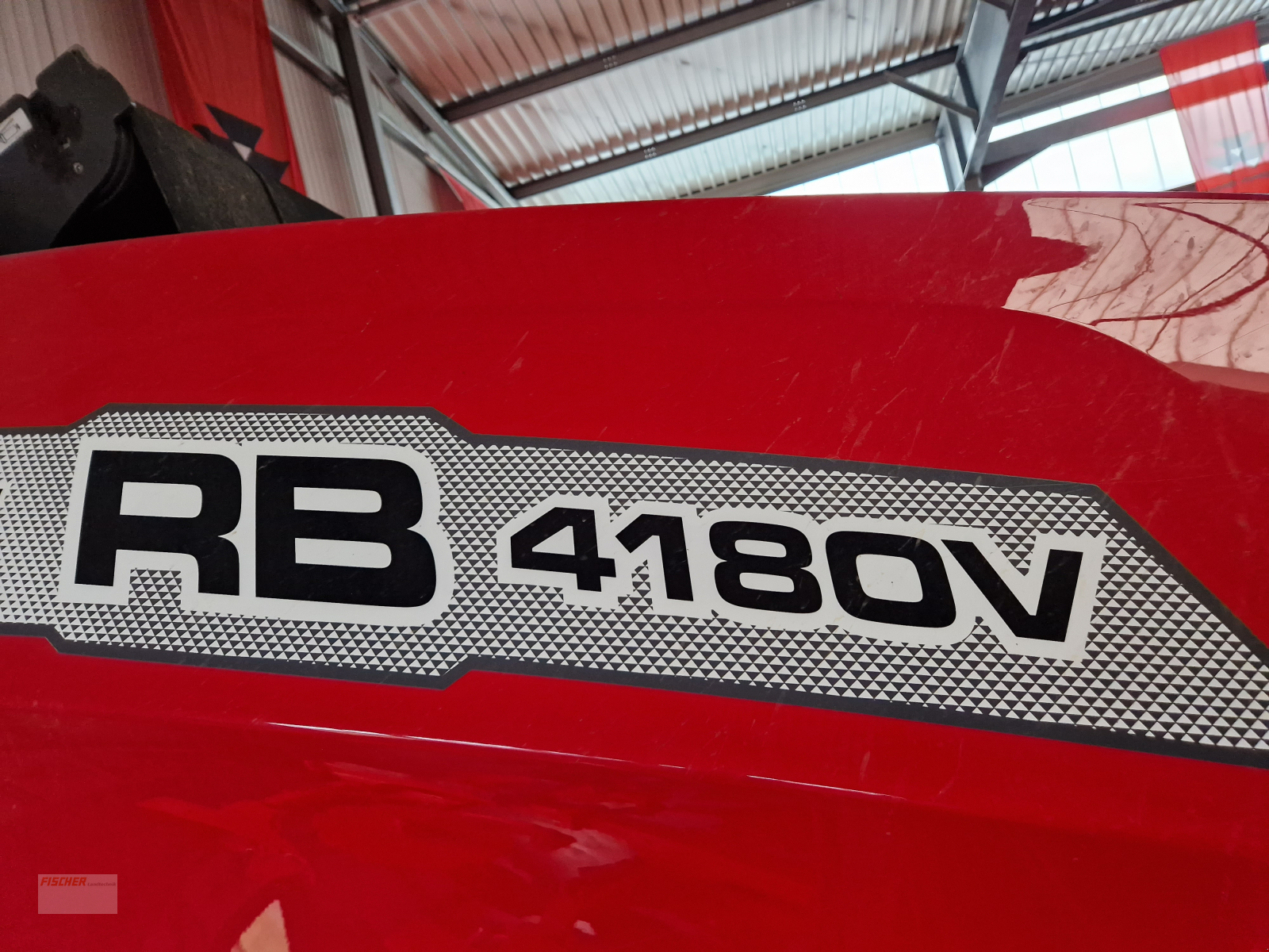 Rundballenpresse des Typs Massey Ferguson 4180 V Xtra, Gebrauchtmaschine in Pfoerring (Bild 4)