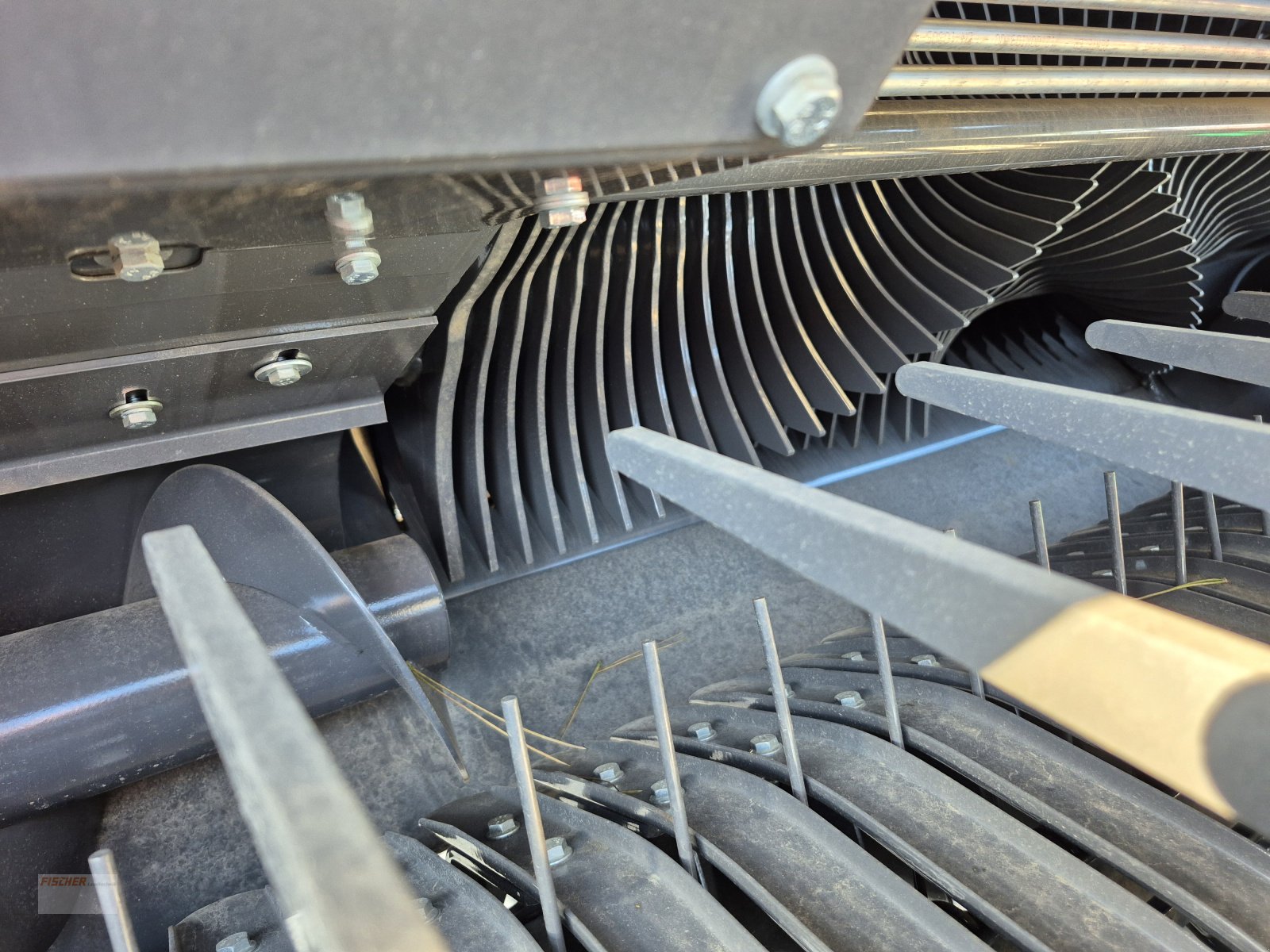 Rundballenpresse des Typs Massey Ferguson RB 3130, Neumaschine in Pfoerring (Bild 3)