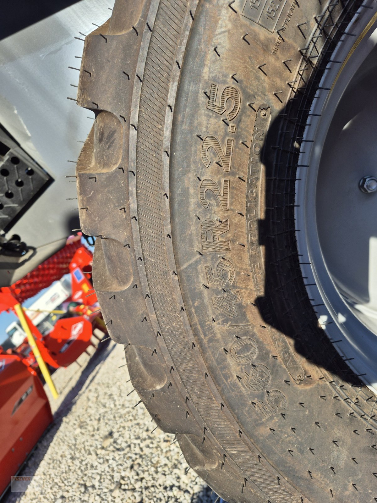 Rundballenpresse des Typs Massey Ferguson RB 3130, Neumaschine in Pfoerring (Bild 4)