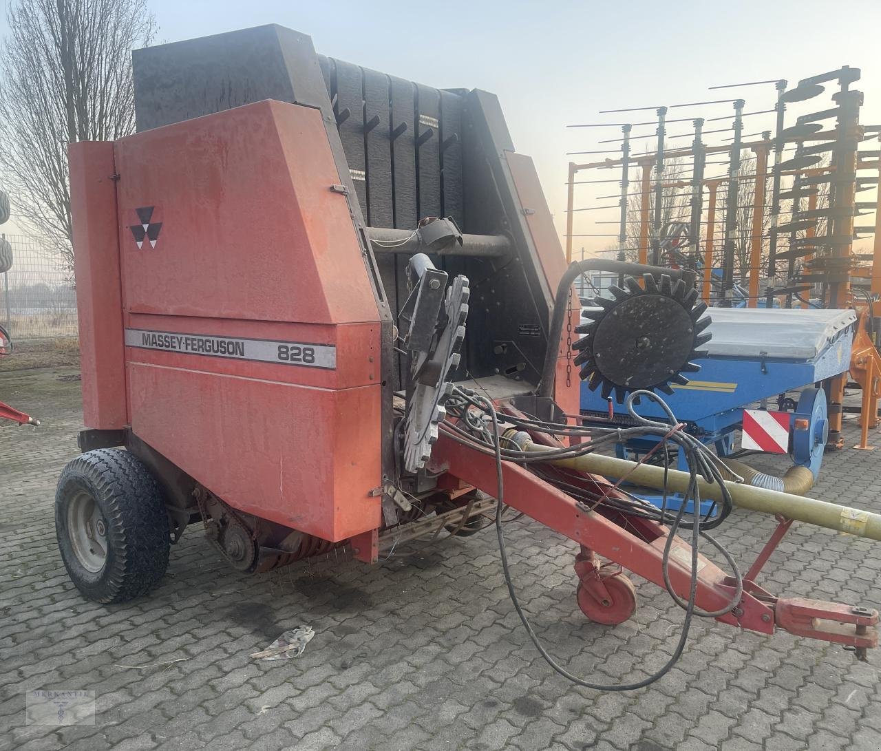 Rundballenpresse типа Massey Ferguson RBP 828, Gebrauchtmaschine в Pragsdorf (Фотография 1)