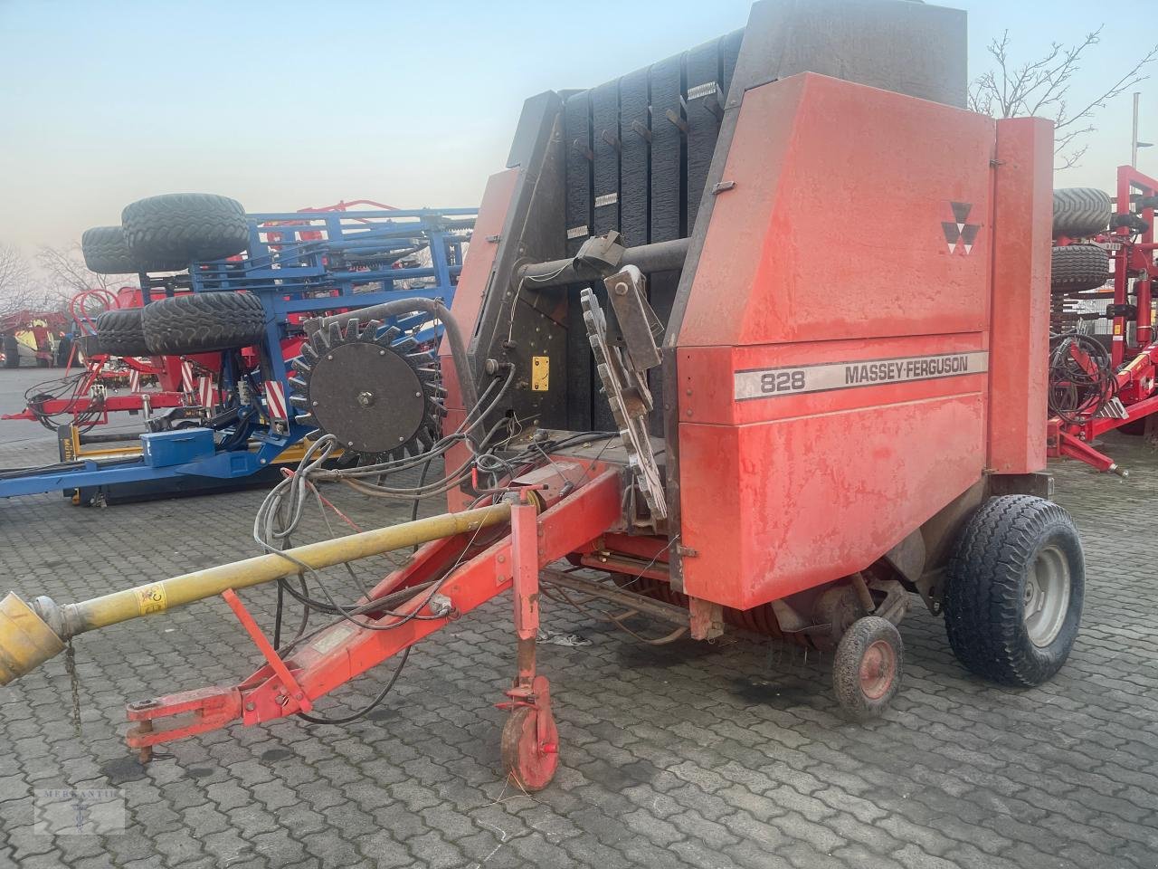 Rundballenpresse типа Massey Ferguson RBP 828, Gebrauchtmaschine в Pragsdorf (Фотография 3)