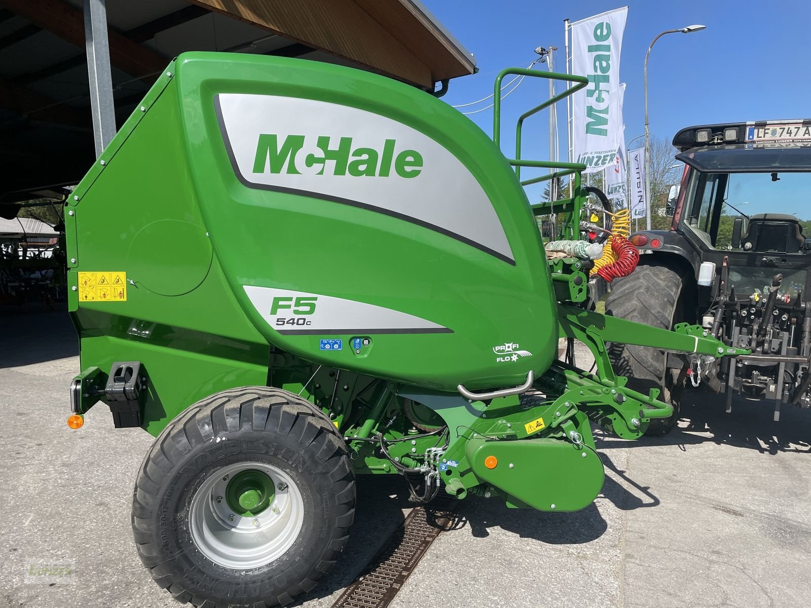 Rundballenpresse typu McHale F 540 c, Neumaschine v Kaumberg (Obrázek 1)