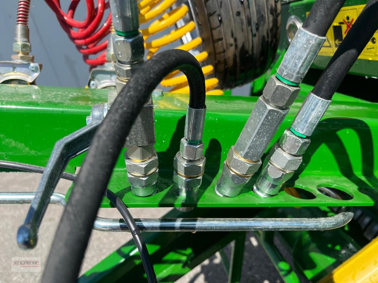 Rundballenpresse of the type McHale F 5500, Neumaschine in Tuntenhausen (Picture 3)