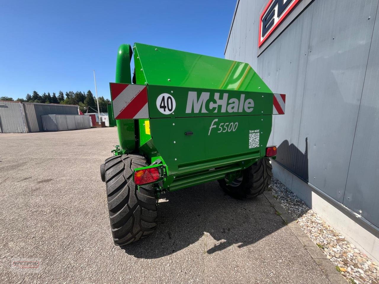 Rundballenpresse of the type McHale F 5500, Neumaschine in Tuntenhausen (Picture 4)