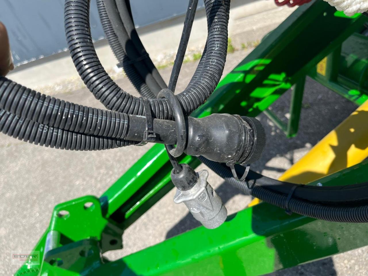 Rundballenpresse of the type McHale F 5500, Neumaschine in Tuntenhausen (Picture 7)