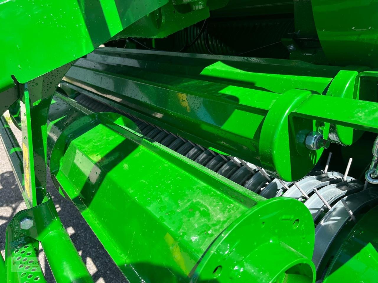 Rundballenpresse of the type McHale F 5500, Neumaschine in Tuntenhausen (Picture 8)