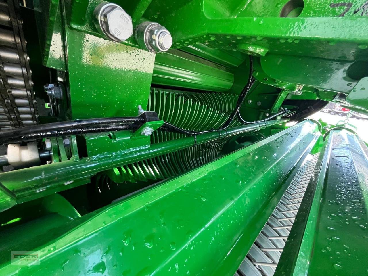 Rundballenpresse of the type McHale F 5500, Neumaschine in Tuntenhausen (Picture 12)